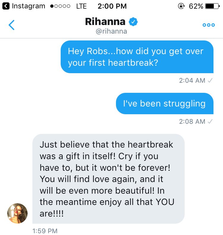 Zrzut ekranu prezentujący rozmowę fana z Rihanna