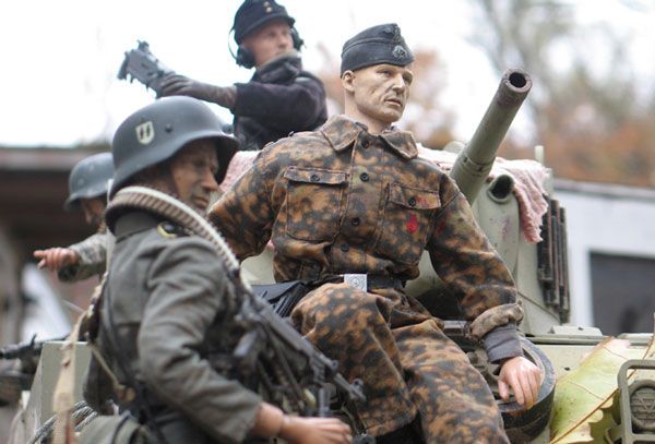 http://fadedandblurred.com/articles/greetings-from-marwencol/