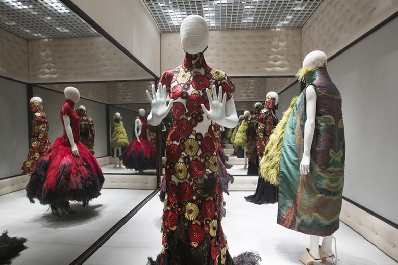 a-look-inside-the-opening-of-alexander-mcqueen-savage-beauty-9