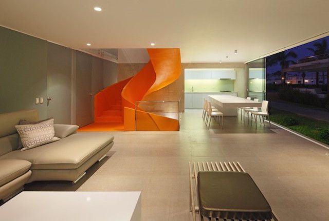 Flashy-Orange-Staircase-in-Modern-Home-6