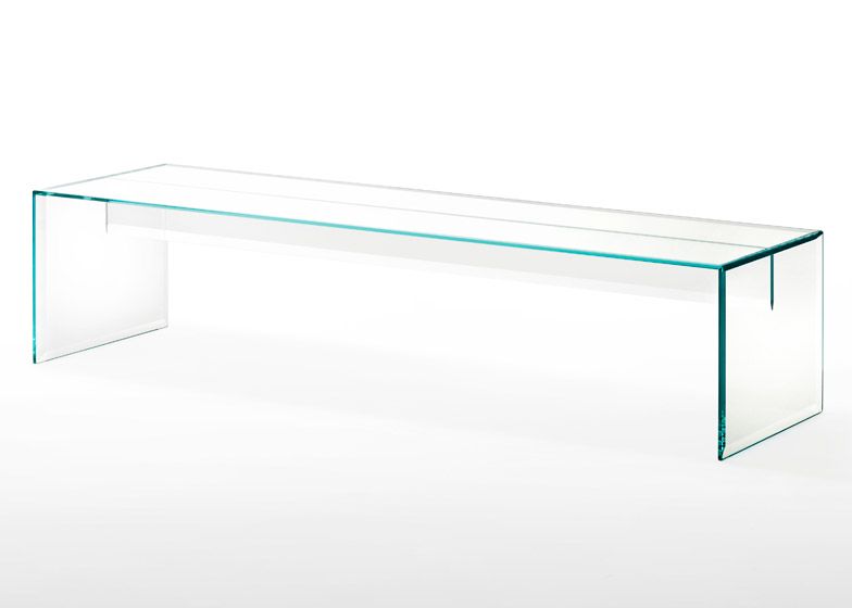 Prism-glass-bench_Tokujin-Yoshioka_Glas-Italia_dezeen_784_1