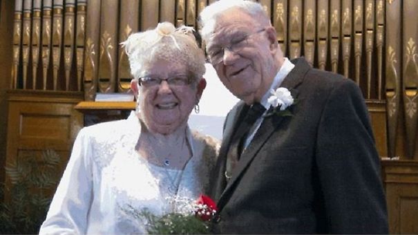 XX-Elderly-Couple-Wedding-Photos-Proving-That-You-Are-Never-Too-Late-To-Find-The-One2__605