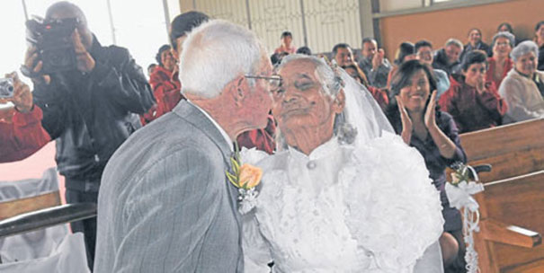 XX-Elderly-Couple-Wedding-Photos-Proving-That-You-Are-Never-Too-Late-To-Find-The-One4__605