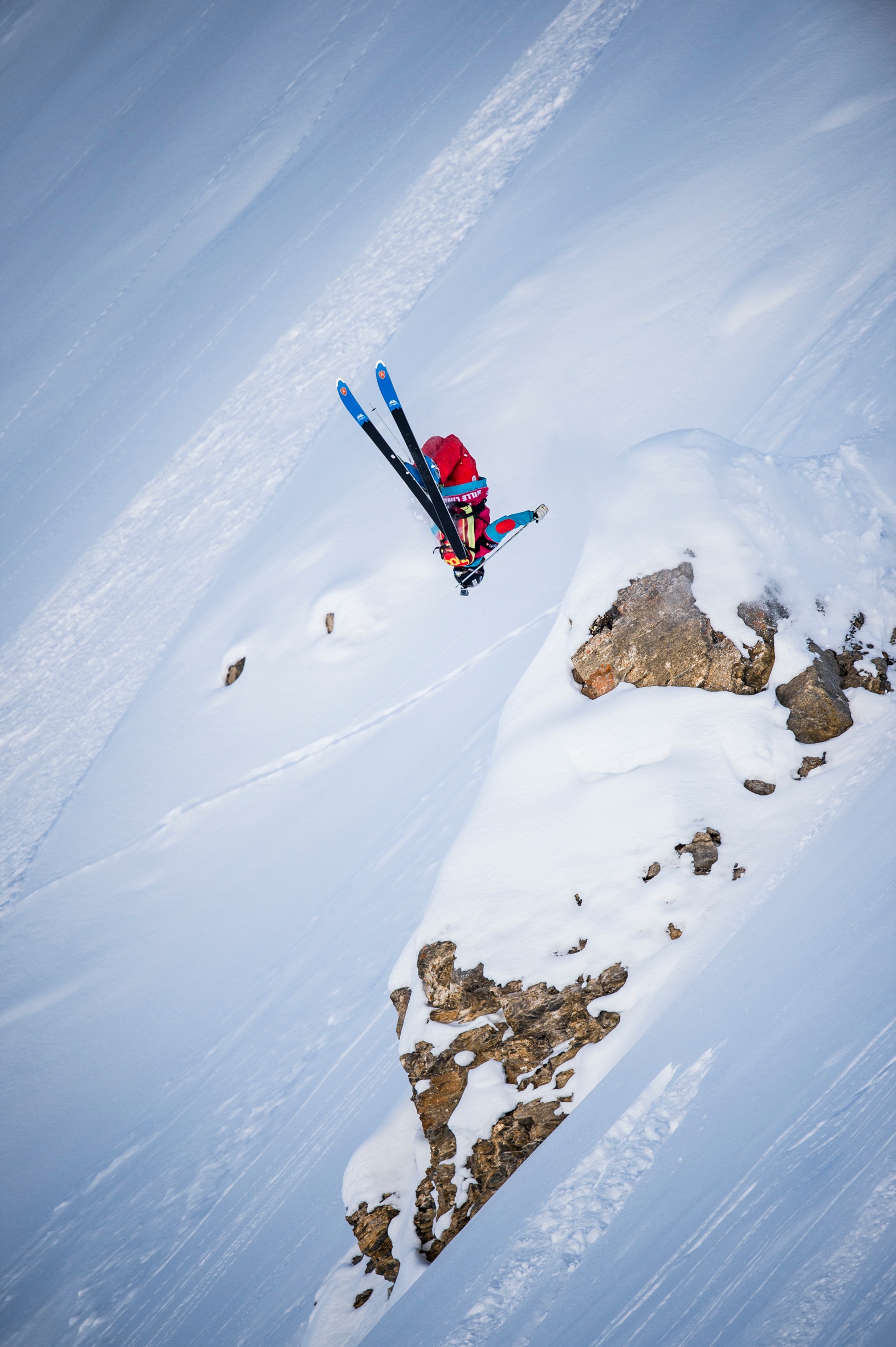Swatch Freeride World Tour by The North Face 2014: The best riders on the best mountains in the ultimate freeride competition. In 2014, the Swatch Freeride World Tour goes into its 7th season and consists of six (6) stops in Courmayeur Mont-Blanc (Italy), Chamonix-Mont-Blanc (France), Fieberbrunn Kitzbüheler Alpen (Austria), Revelstoke (Canada), Kirkwood (USA) and the final in Verbier (Switzerland).