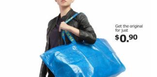 Fotografia reklamowa kolorowa. Przestawia kobietę w czerni trzymającą dużą, niebieską torbę. Na uchwytach torby widać żółte napisy IKEA. Po prawej stronie u góry czarne napisy "Get the original just for 0,99$"