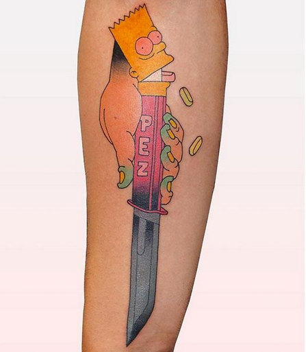 Różowy nóż z Bartem Simpsonem