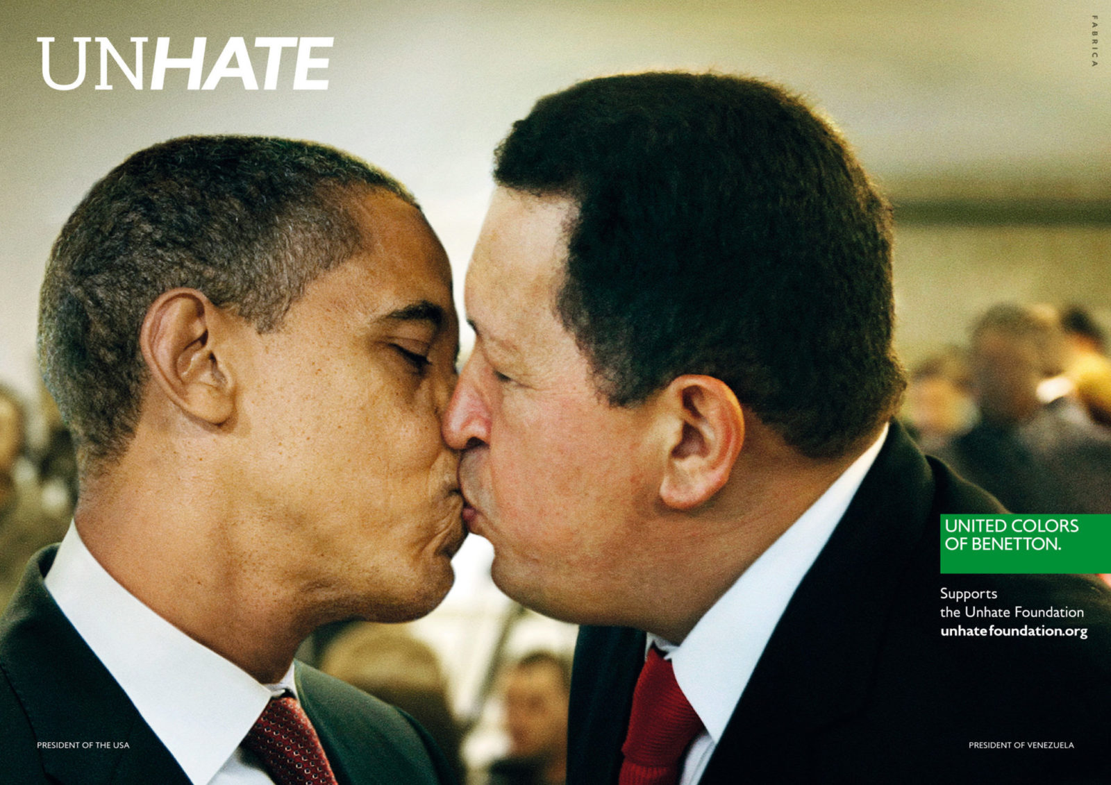 Fotografia reklamowa marki Benetton. Na zdjęciu widać całujących się mężczyzn, jeden czarnoskóry, a drogi biały o czarnych włosach - prezydenci.