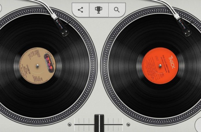 Dwie wirtualne płyty gramofonowe