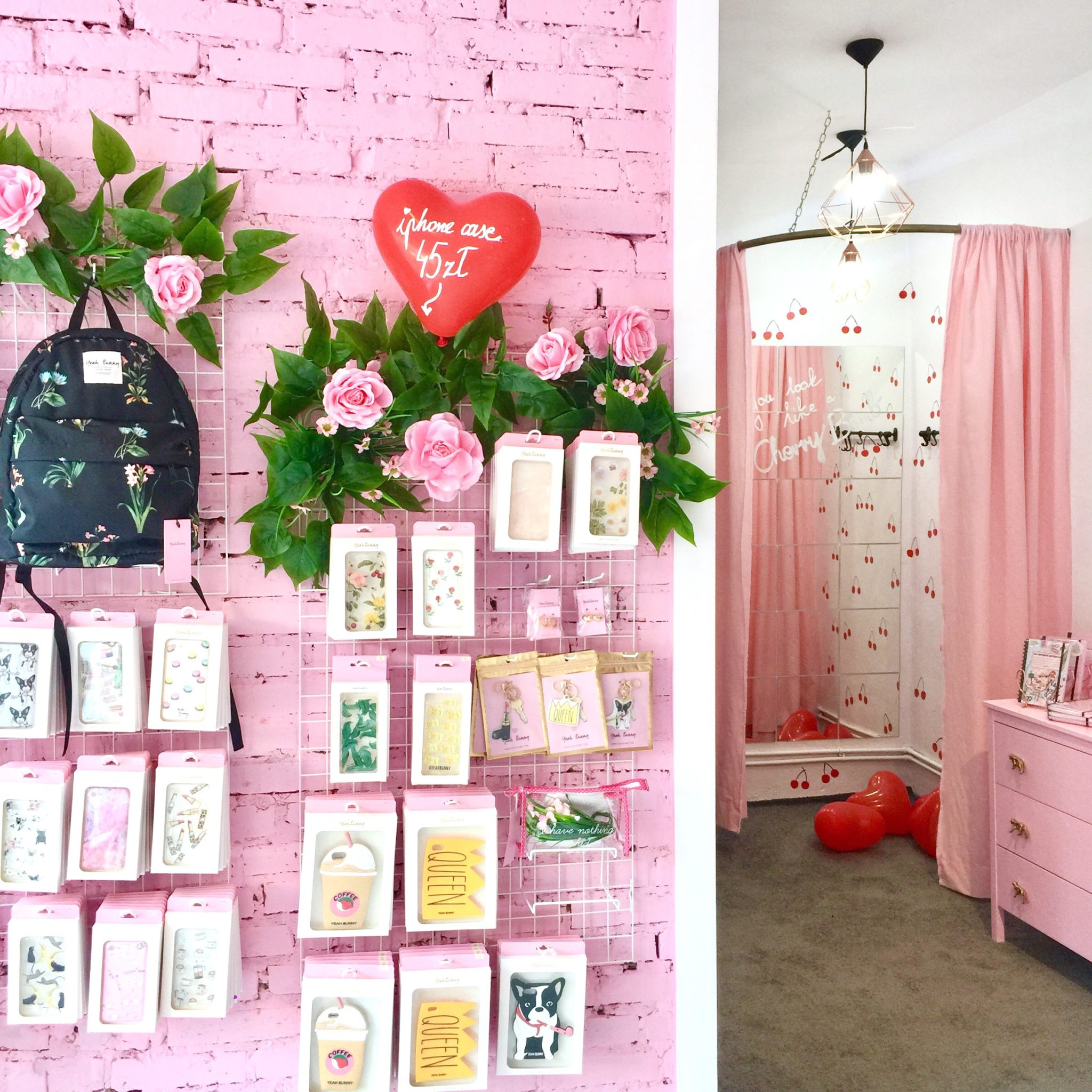 Różowe wnętrze sklepu