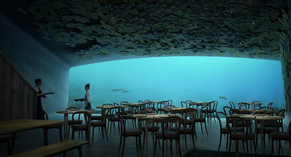 Widok wnętrza podwodnej restauracji