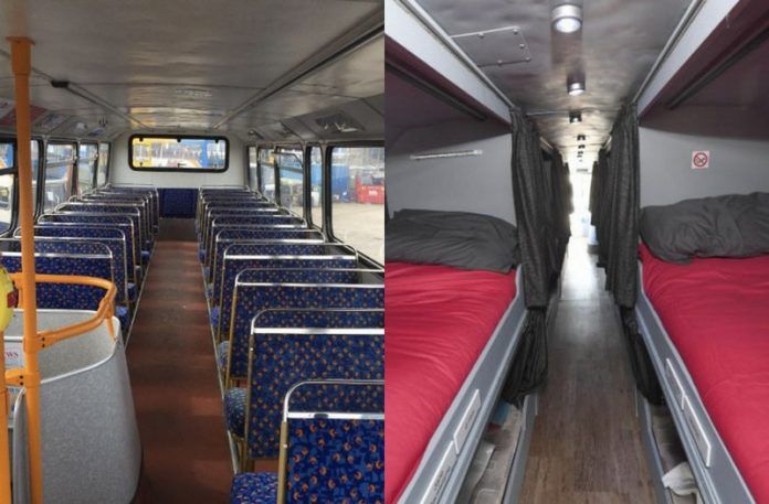 Wnętrze busa z siedzeniami, a obok tego samego busa z łóżkami