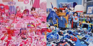 Dziewczyna siedząca wśród różowych zabawek i chłopiec dookoła niebieskich zabawek
