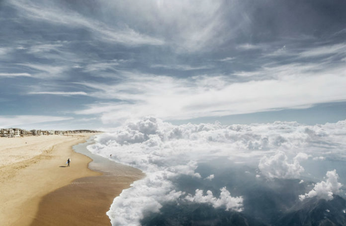 Plaża z chmurami zamiast morza