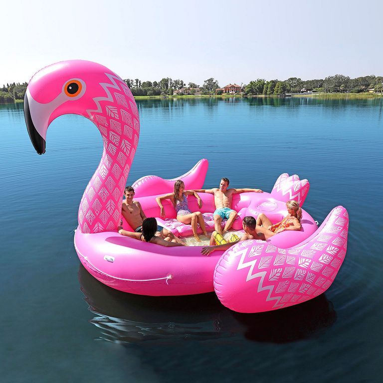 Gigantyczny ponton w kształcie flaminga