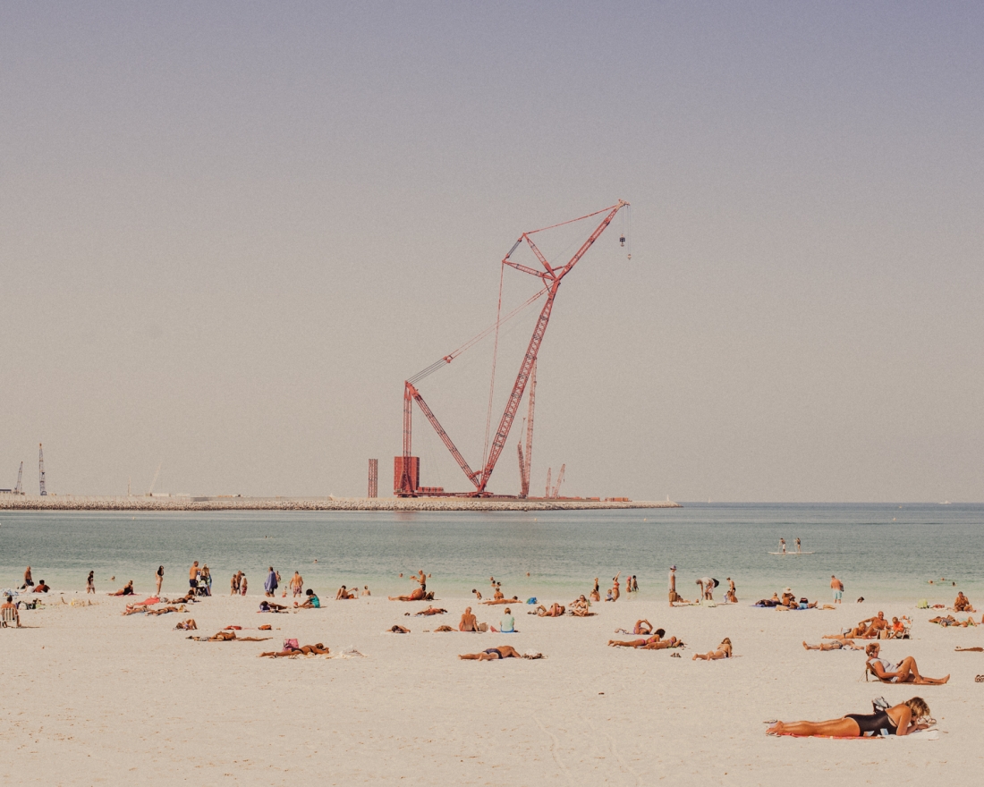 1 2 Fotograf pokazał w swojej serii zdjęć jak wygląda życie w Dubaju