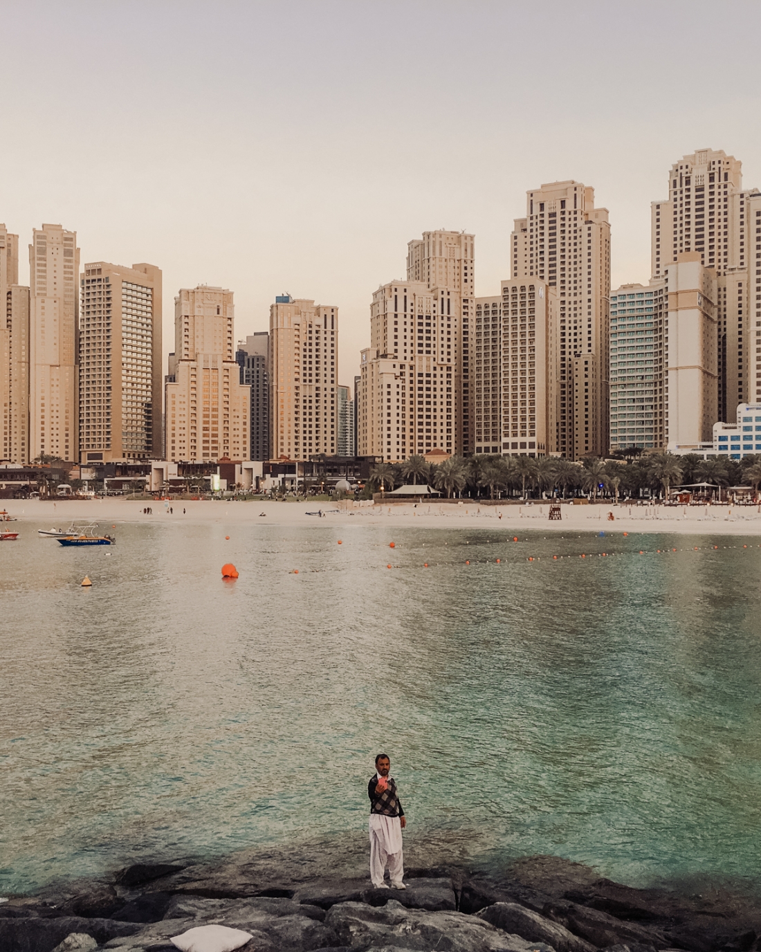 2 4 Fotograf pokazał w swojej serii zdjęć jak wygląda życie w Dubaju