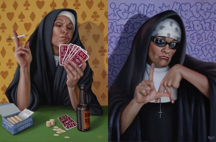 Dwa obrazy: na jednym zakonnica gra w karty i pali papierosa, na drugim jest przebrana za rapera