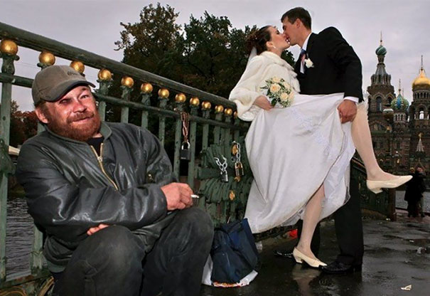 funny weird russian wedding photos 161 5ac49d4fbf907 605 Romantyzm w Rosji: 20 najgorszych zdjęć ślubnych