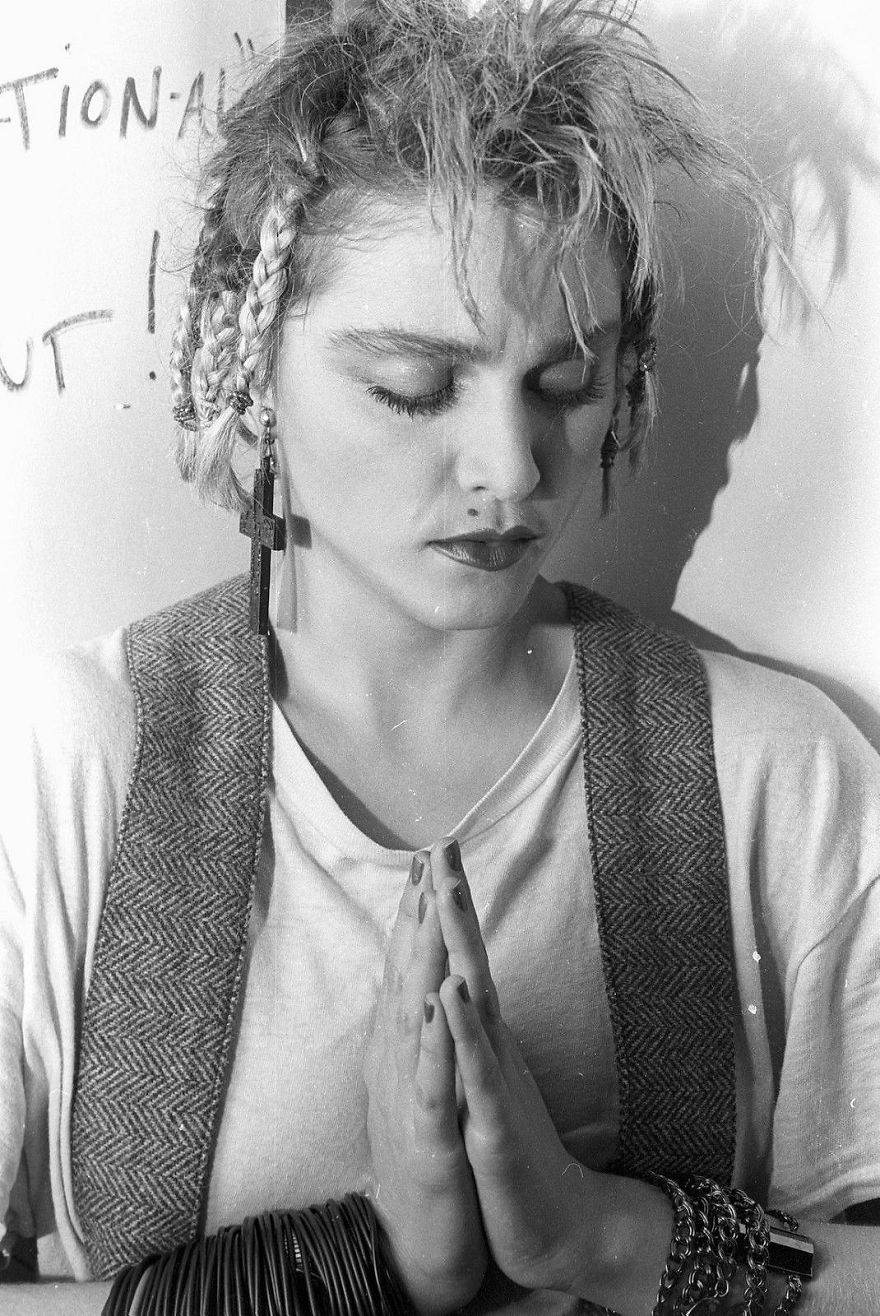 madonna photographed by eric kroll 7 5ac3240697d0c 880 Zbuntowana Madonna z lat 80. w obiektywie Erica Krolla