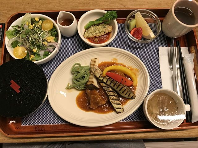 3 7 Jak wyglądają posiłki w japońskich szpitalach?