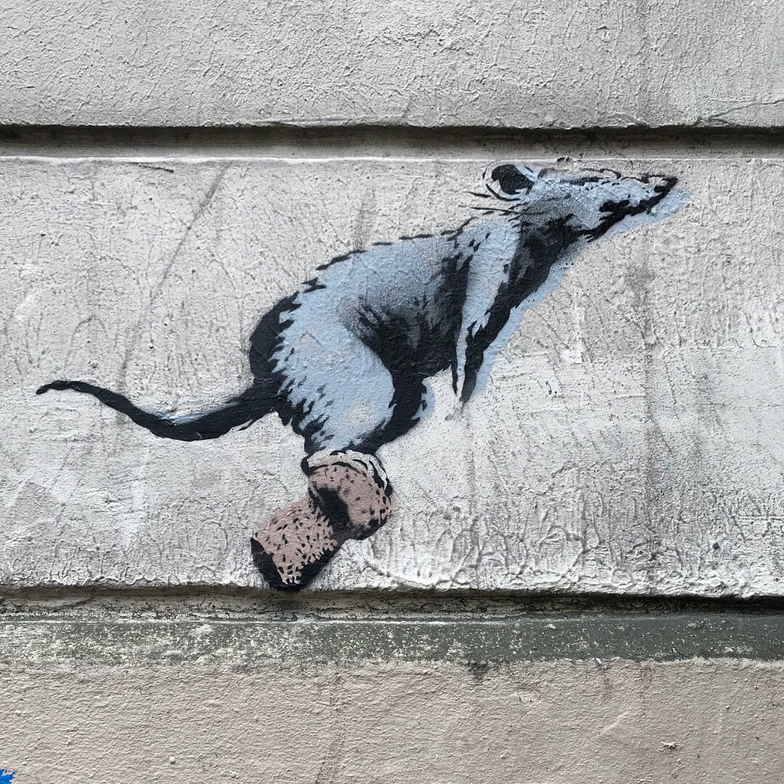 banksy paris17 Banksy „zalał” ulice Paryża muralami w obronie uchodźców