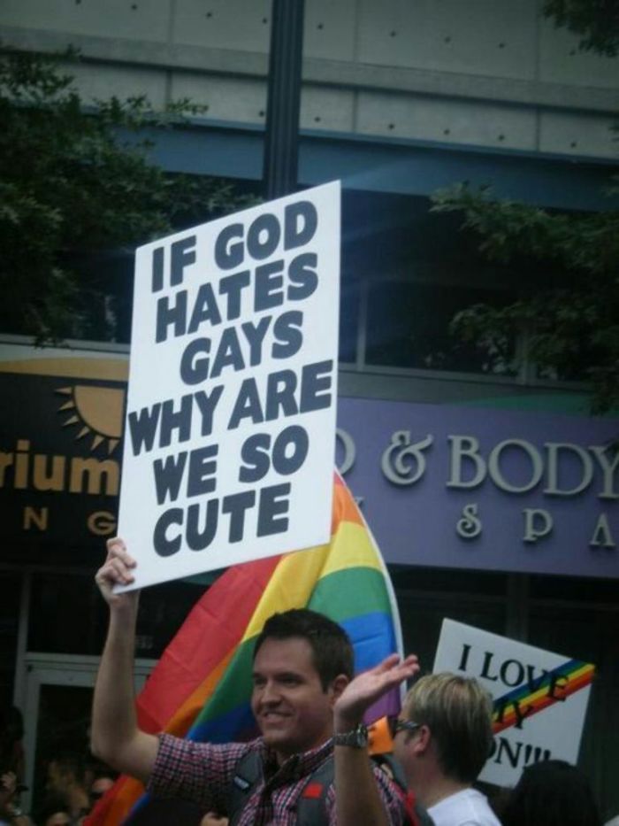 hilarious pride signs supporting gay marriage7 5b1f73d9830b7 700 Najzabawniejsze hasła przeciwko homofobii z całego świata