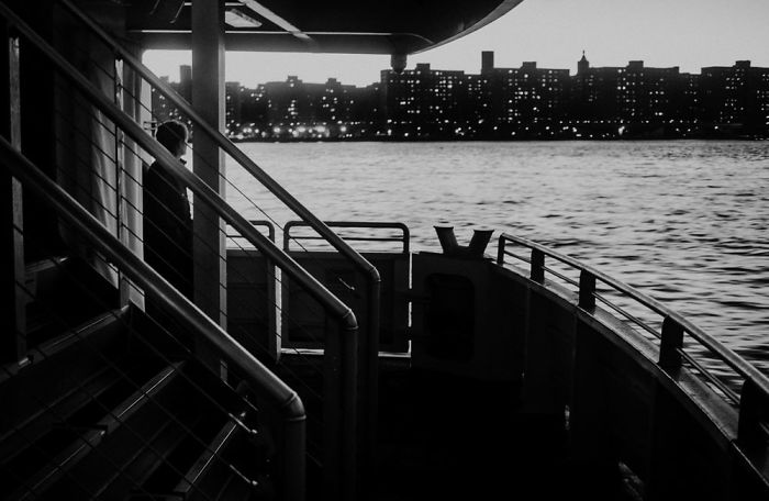 DSamotno6 5b4d76bba46e0 700 Fotograf uchwycił chwile „samotności w Nowym Jorku”