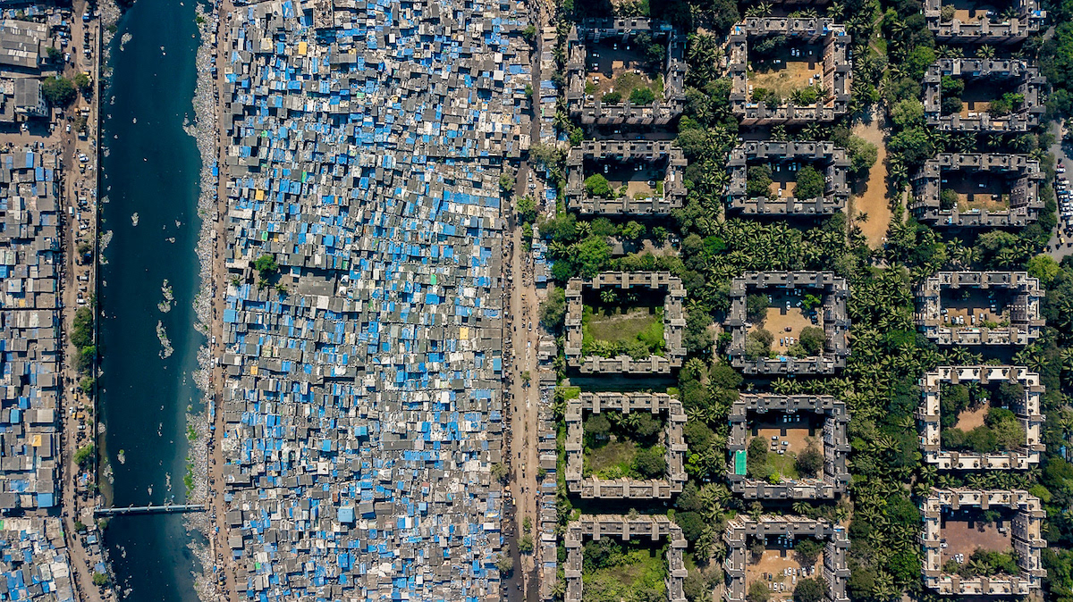 divide between wealthy and poor 006 1 Zdjęcia z drona odpowiadające na pytanie: kto jest bogaty, a kto biedny?