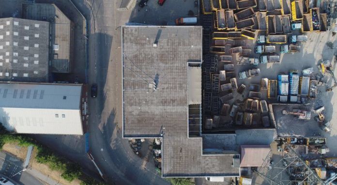 Klub Fold w Londynie, widok z lotu ptaka na dach i zaplecze