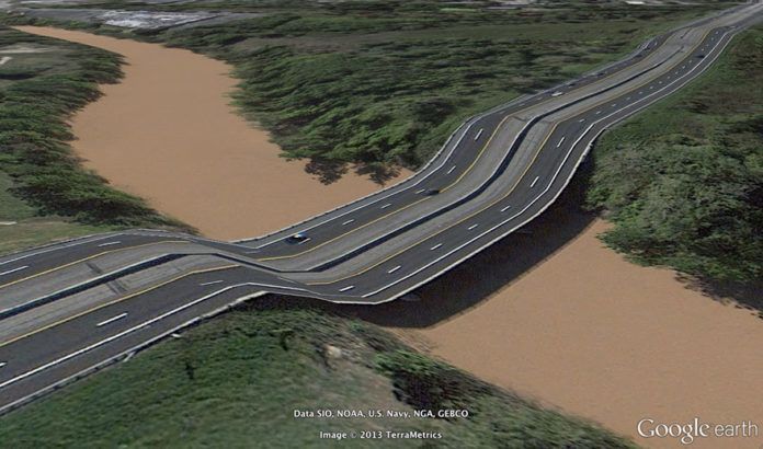Zniekształcona droga w google maps