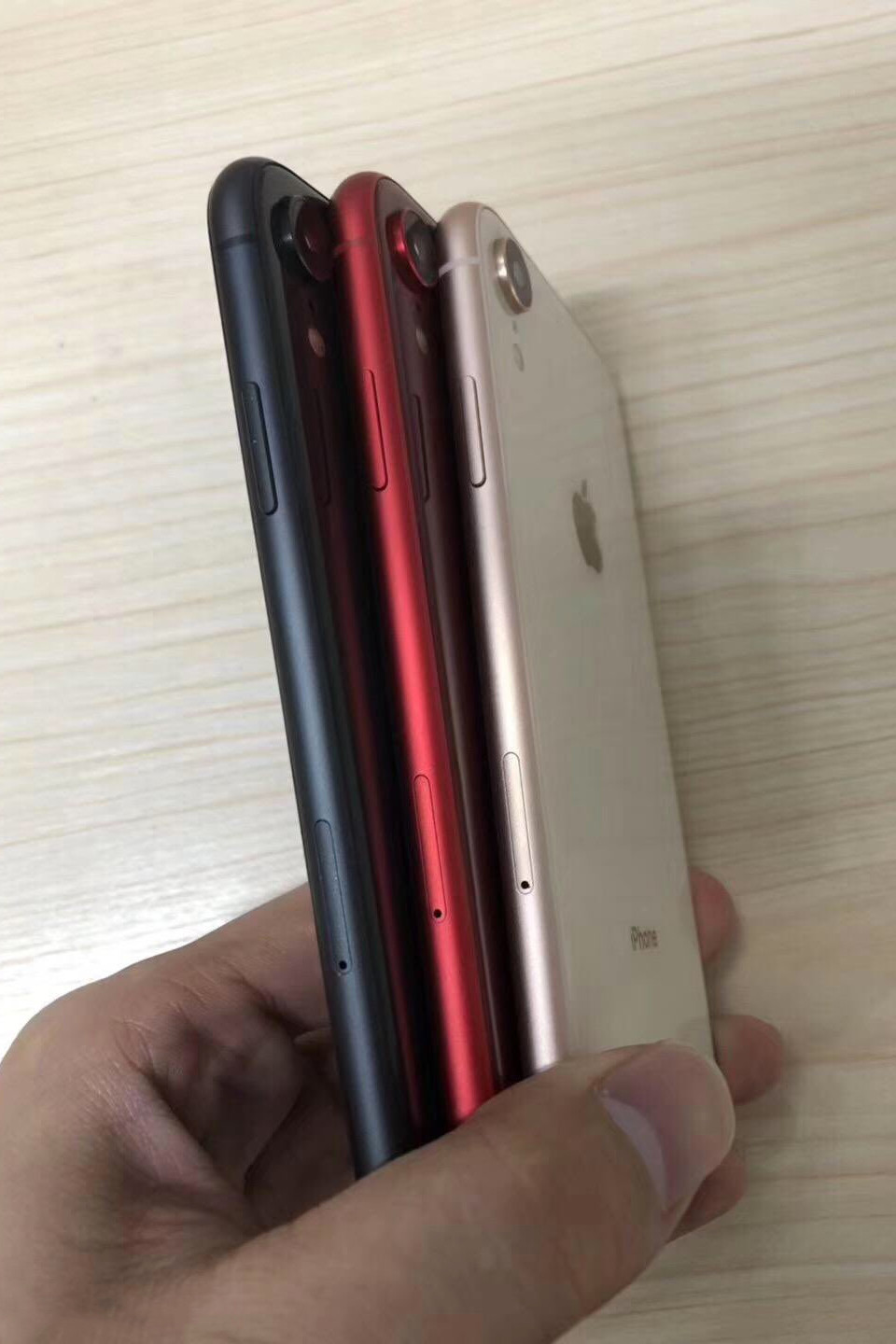 https hypebeast.com image 2018 09 apple iphone xs plus xc colorways leak 3 Czy tak będzie wyglądał nowy iPhone XC?