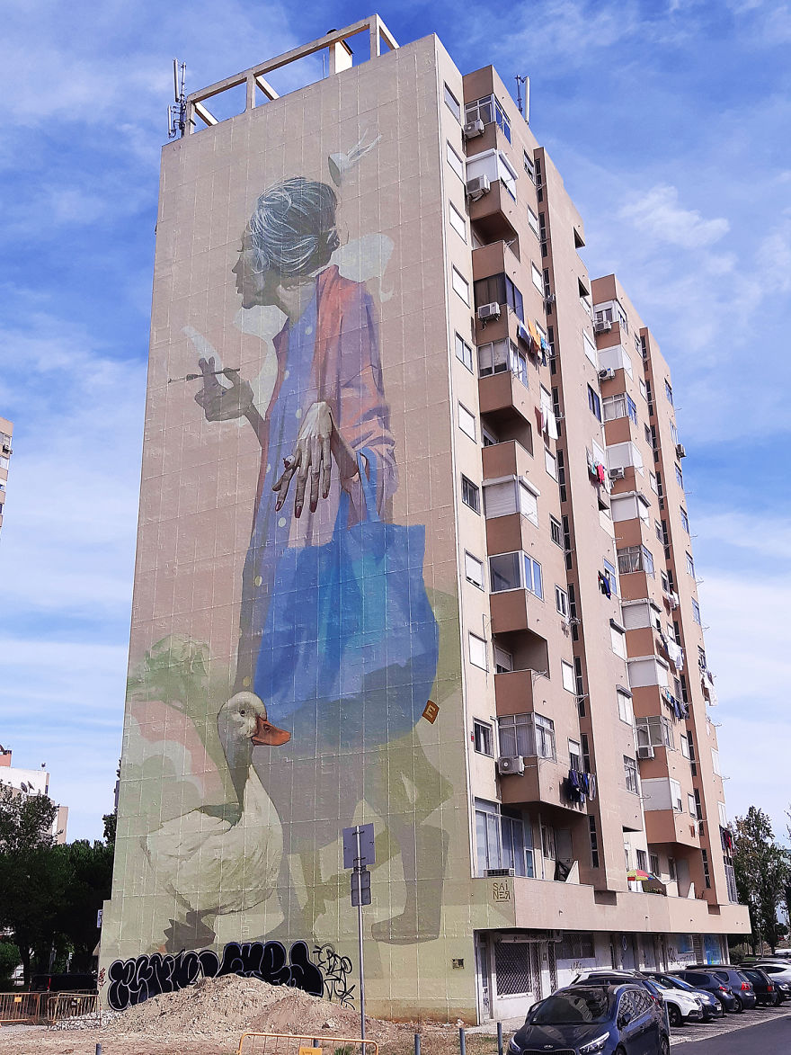 Lisbons embracement of urban art 5bc3a585c7d5b 880 Rząd w Lizbonie wyraził zgodę na tworzenie murali, a oto efekty tej decyzji