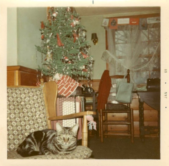 Christmas House Interior 1950s and 1960s 2 25 zdjęć pokazujących, jak wyglądały świąteczne dekoracje w latach 50. i 60.
