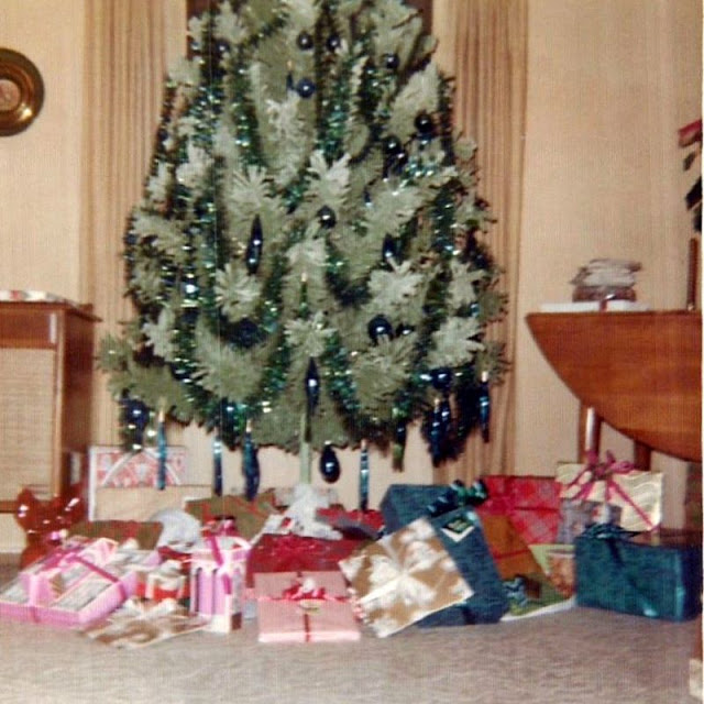 Christmas House Interior 1950s and 1960s 5 25 zdjęć pokazujących, jak wyglądały świąteczne dekoracje w latach 50. i 60.