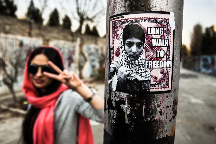 23l 5c49911650884 880 Jak żyć w kraju, w którym wszystko jest nielegalne? Fotograf uwiecznił „rewolucje młodych” w Iranie