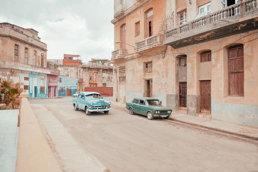 DSC 1045 5c489353f14a2 880 Fotografie kubańskich ulic, niczym kadry z filmu Wesa Andersona