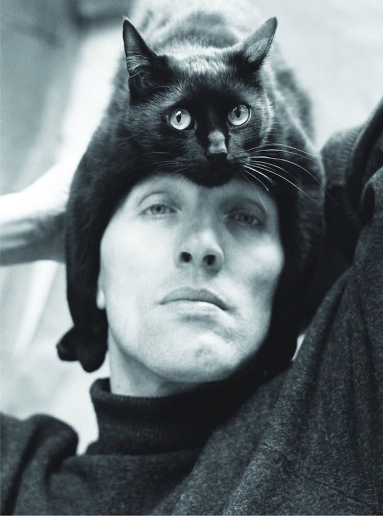 Herbert Tobias Kultowi artyści ze swoimi kotami. Wyjątkowa seria zdjęć z Warholem, Kahlo i Picasso