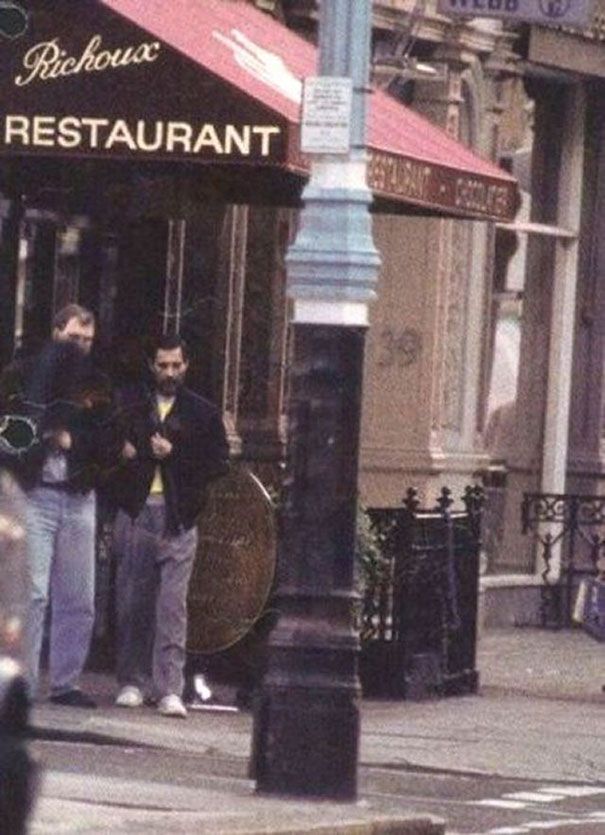 freddie mercury paparazzi photos 7 5c6a6e45d66a5 605 11 niewidzianych dotąd zdjęć Freddie Mercury'ego przed śmiercią. Fani oburzeni bezczelnością paparazzich
