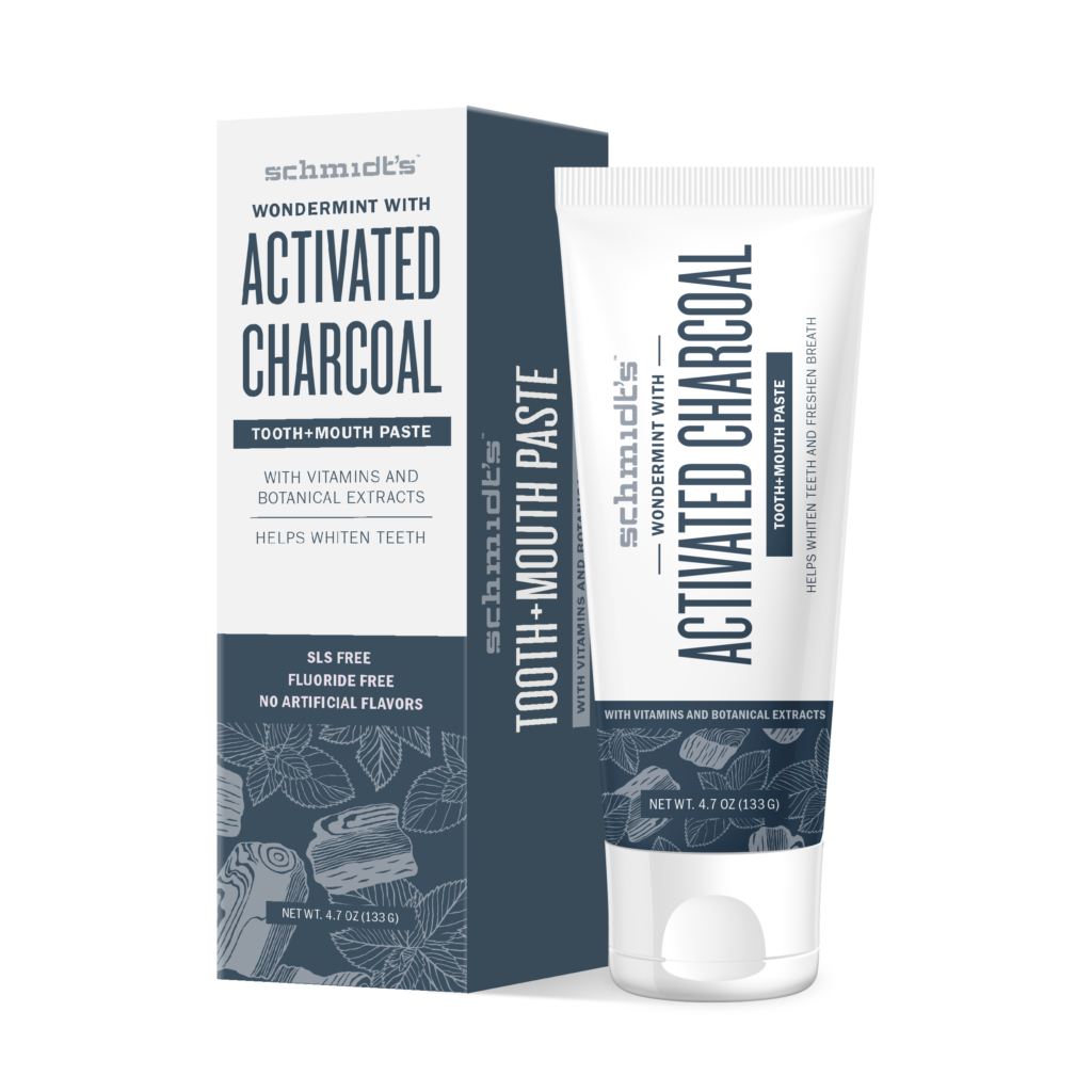 V02 schmidts toothpaste box activated charcoal R8Vjj8bl0C Szare mydło wystarczy? Jak wybrać dobre wegańskie kosmetyki dla mężczyzn?