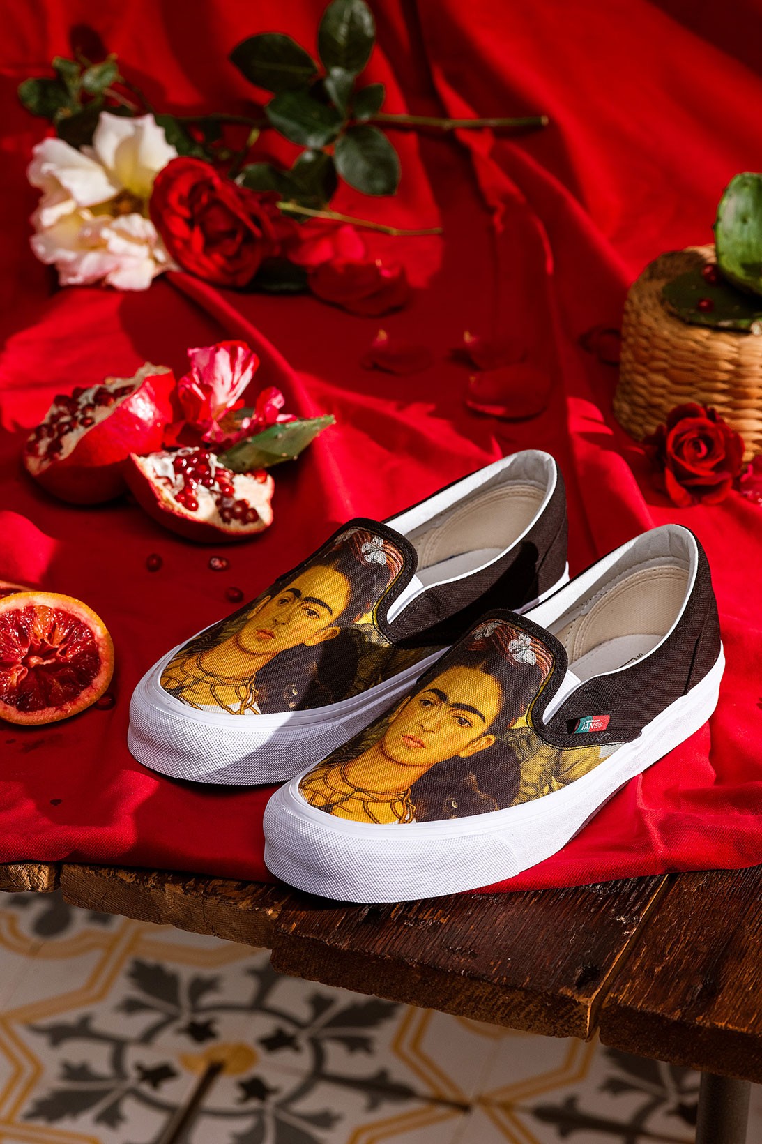 Frida Vans 2 Vans bierze na warsztat kolejną ikonę świata sztuki. Tym razem jest to Frida Kahlo