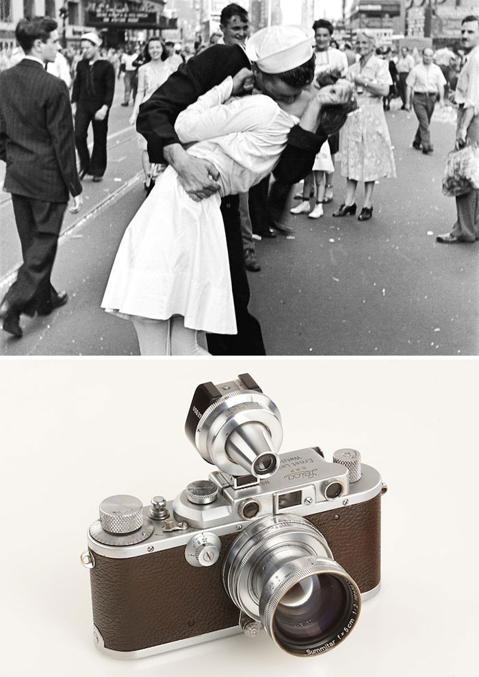 V J Day In Times Square By Alfred Eisenstaedt 1945 Leica Iiia 20 najbardziej rozpoznawalnych w historii zdjęć i aparaty, którymi zostały zrobione