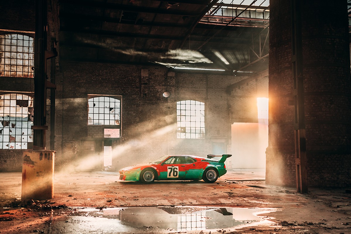 https hypebeast.com image 2019 08 andy warhol bmw m1 art car 40th anniversary 003 40 lat temu Andy Warhol zaprojektował własną edycję samochodu BMW M1