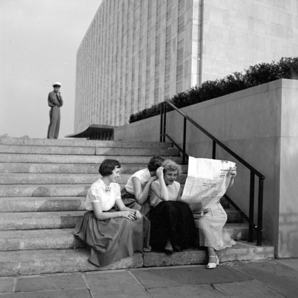 queens NY 1953 Kim była Vivian Maier i dlaczego „niania duch” przeszła do historii fotografii?
