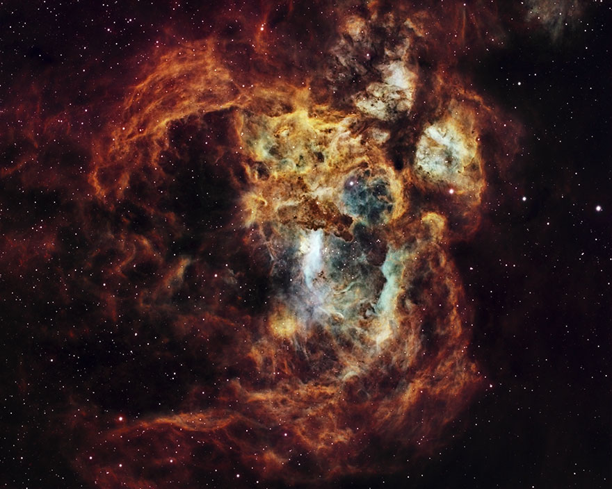 Fiery Lobster Nebula By Suavi Lipinski 30 najlepszych zdjęć z konkursu Astronomy Photographer of the Year, czyli fotografii dosłownie nie z tego świata