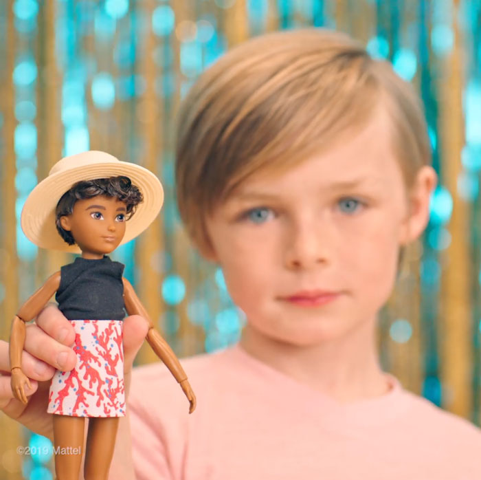 gender neutral dolls toy company mattel 5d8b36050f833 700 Mattel wprowadza do świata Barbie neutralną płciowo lalkę