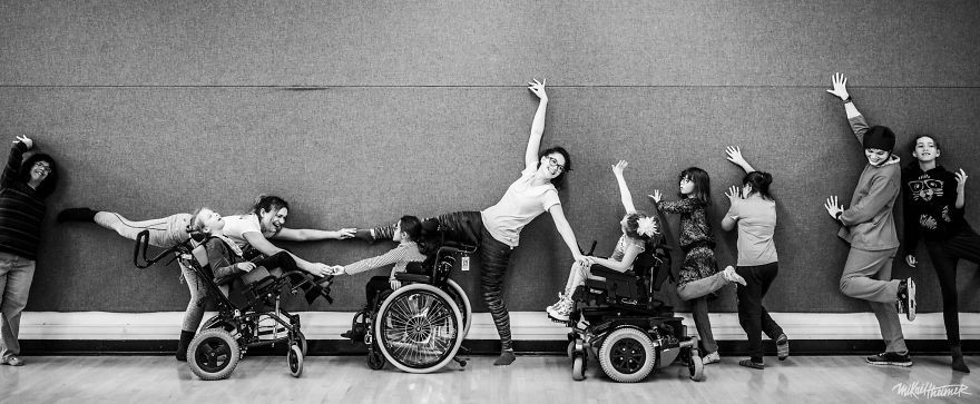 Corpuscule enfants 5006 5dd5658c6ec90 880 30 zdjęć udowadniających, że niepełnosprawność nie wyklucza ze świata sztuki
