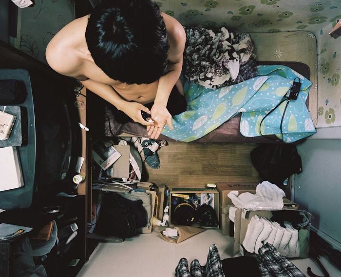 BFiAQy8uR7w png 700 30 zdjęć pokazujących, jak żyją ubodzy mieszkańcy Korei Południowej w swoich „goshitels”