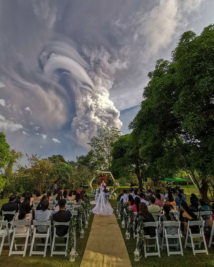 taal volcano eruption photos philippines 1 5e1c6644033bd 700 29 zdjęć pokazujących przerażający wybuch wulkanu Taal na Filipinach