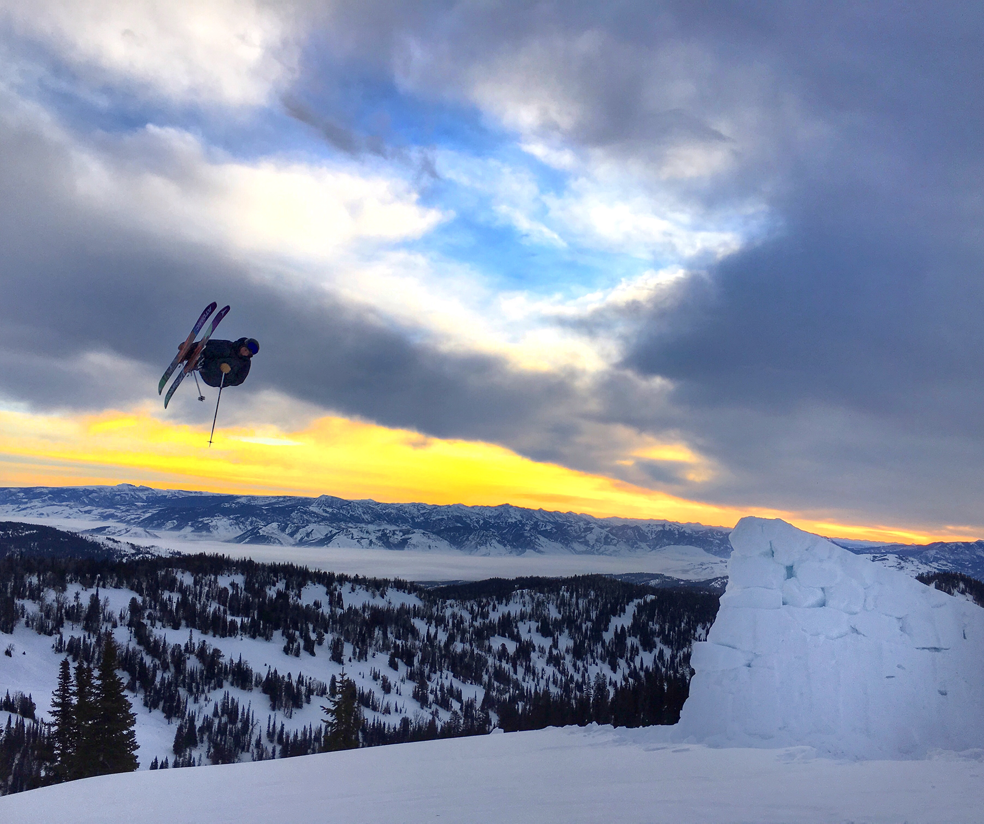 Jackson @timdurtschi photo by @toddligare Winterland. Święto fanów nart i snowboardu w Multikinie