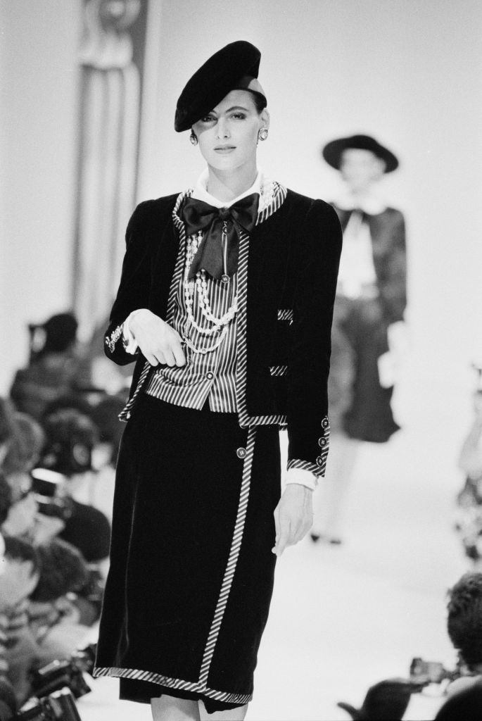 defile chanel haute couture collection automne hiver 1983 news photo 1593625993 Haute Couture. 10 najlepszych pokazów światowej mody